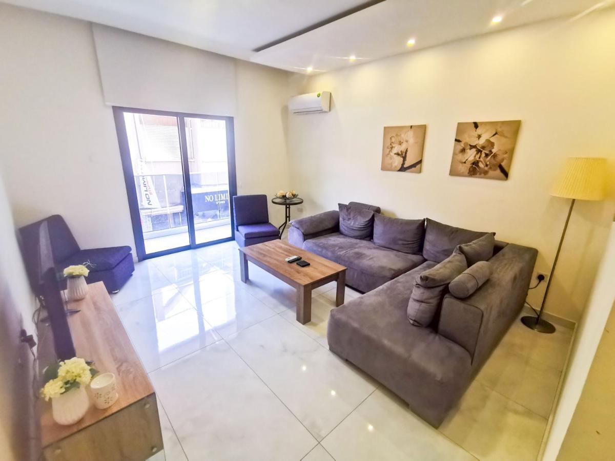 The White Pearl Apartment Ларнака Екстериор снимка
