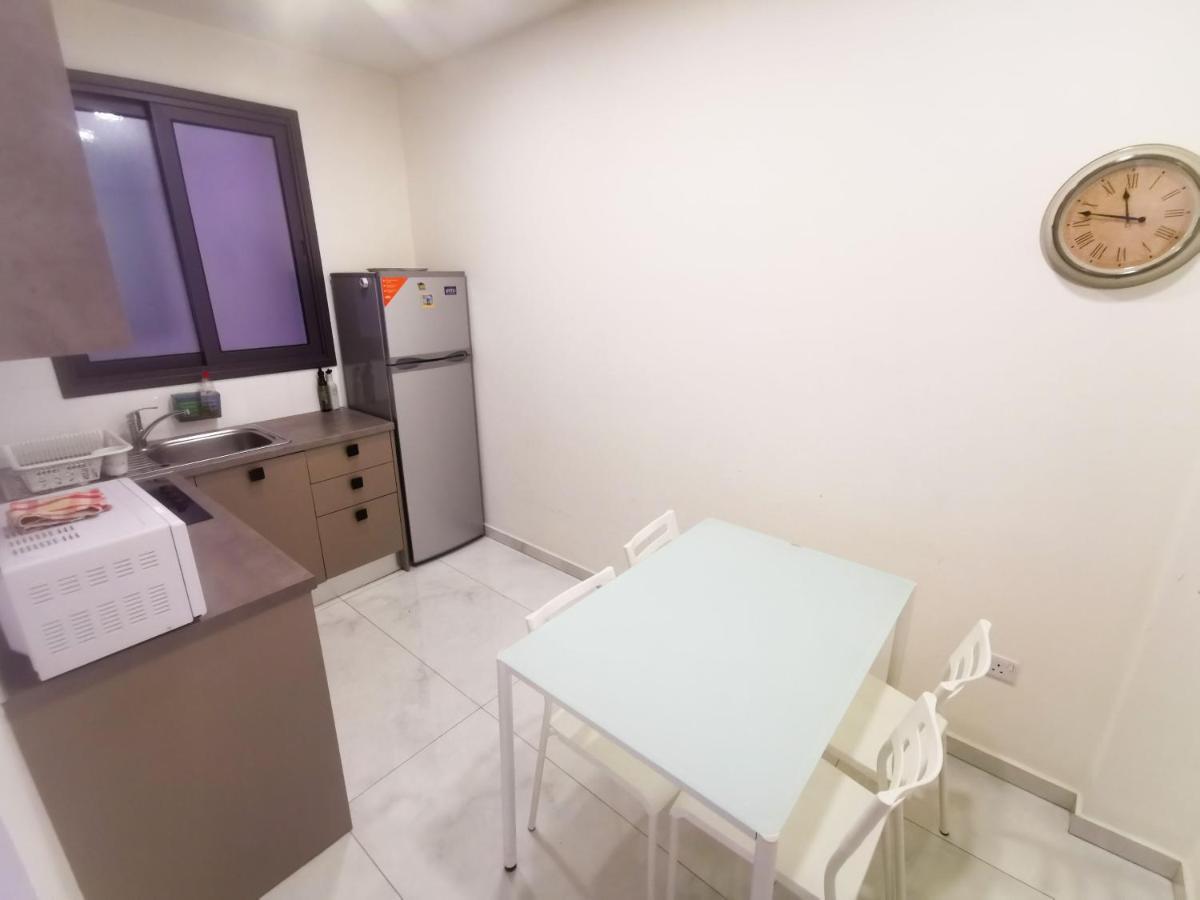The White Pearl Apartment Ларнака Екстериор снимка